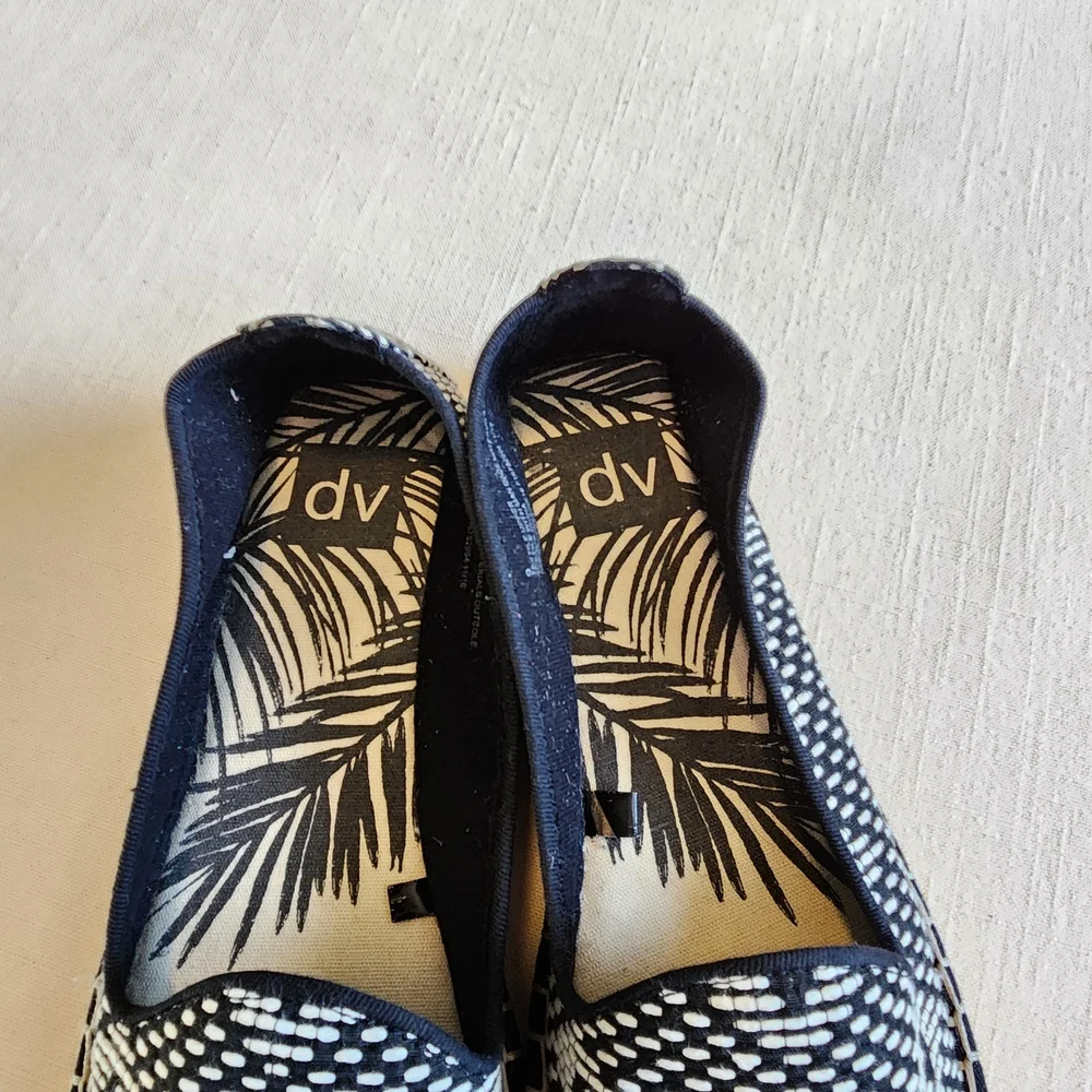 DV by Dolce Vita Women's Black and White Patterned Loafers - Picture 4 of 4